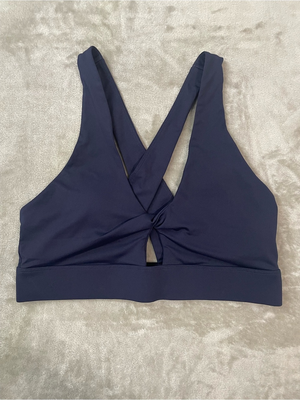 Fabletics Oasis Twist Medium Impact Sports Bra in Navy Size XL